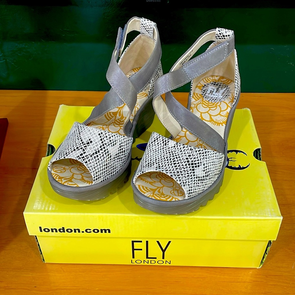 Fly London, size 37W (size 6.5 US). New, not worn, in box.
